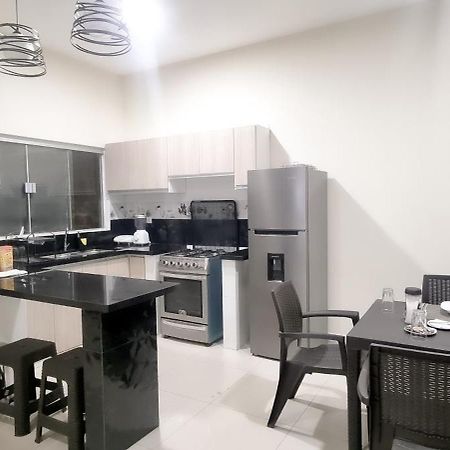 Suite Posada Express With Free Airport Shuttle Santa Cruz de La Sierra Exterior photo